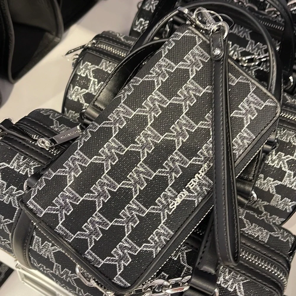 Michael Kors Jet Set Travel Large Phone Case Wristlet Wallet MK Black Multi - Picture 13 of 16